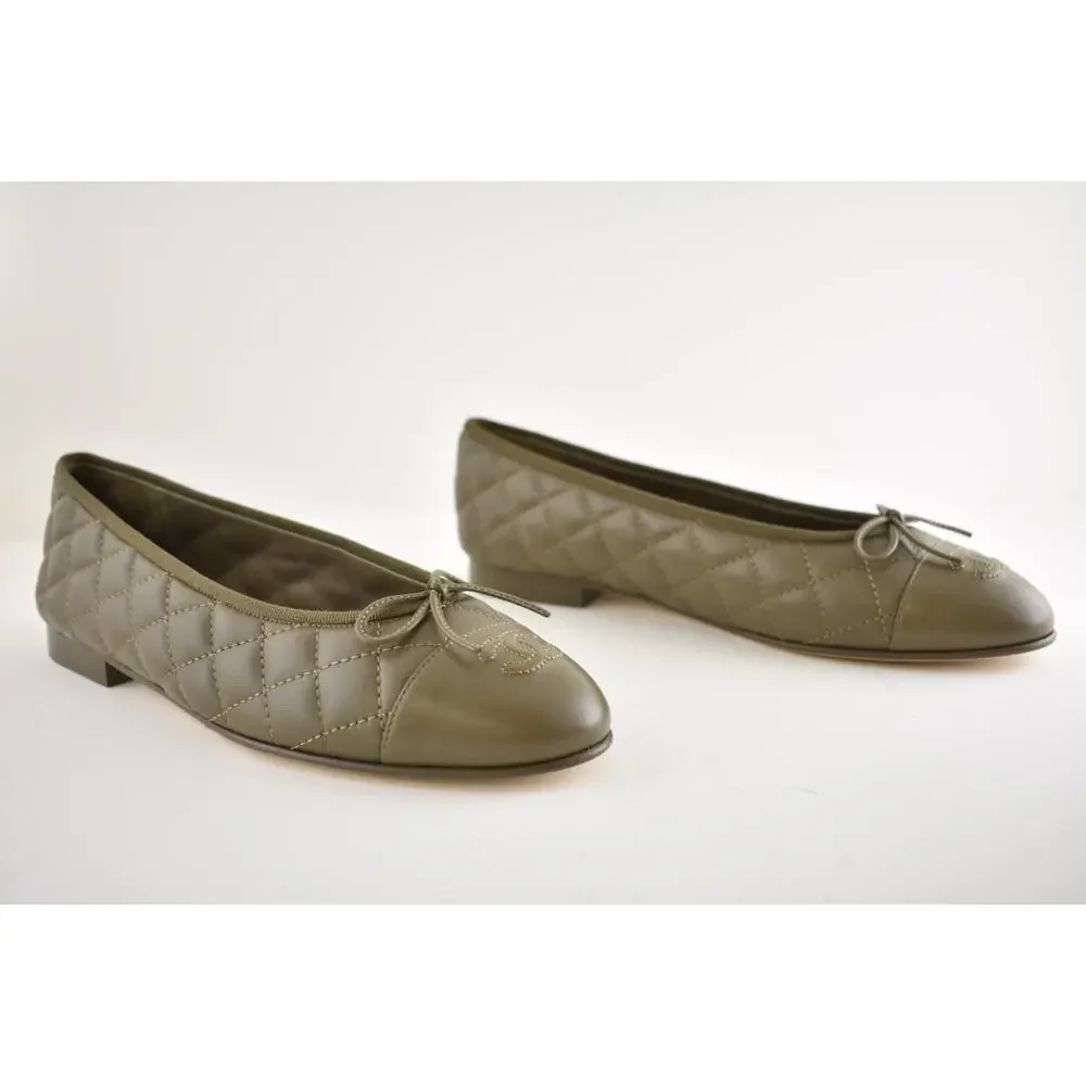 Chanel 26B Dark Khaki Green Lambskin Quilted CC Logo Ballet Ballerina Flat 37.5